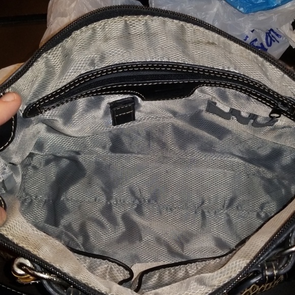 M.C. Snakeskin/Alligator Pattern Handbag - Picture 4 of 5